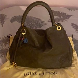 Louis Vuitton Artsy Empriente Ombré with LV Charm